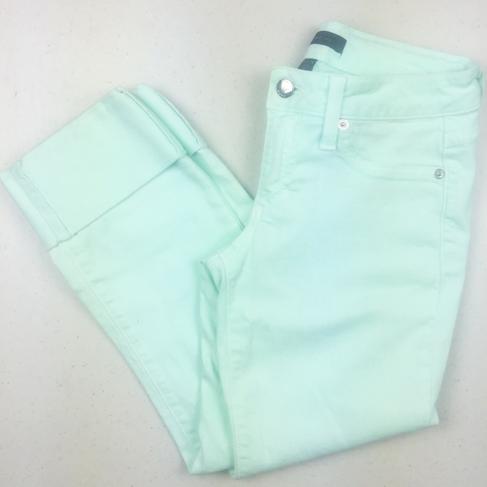 Bebe Low Rise Cuffed Cropped Jeans Size 27